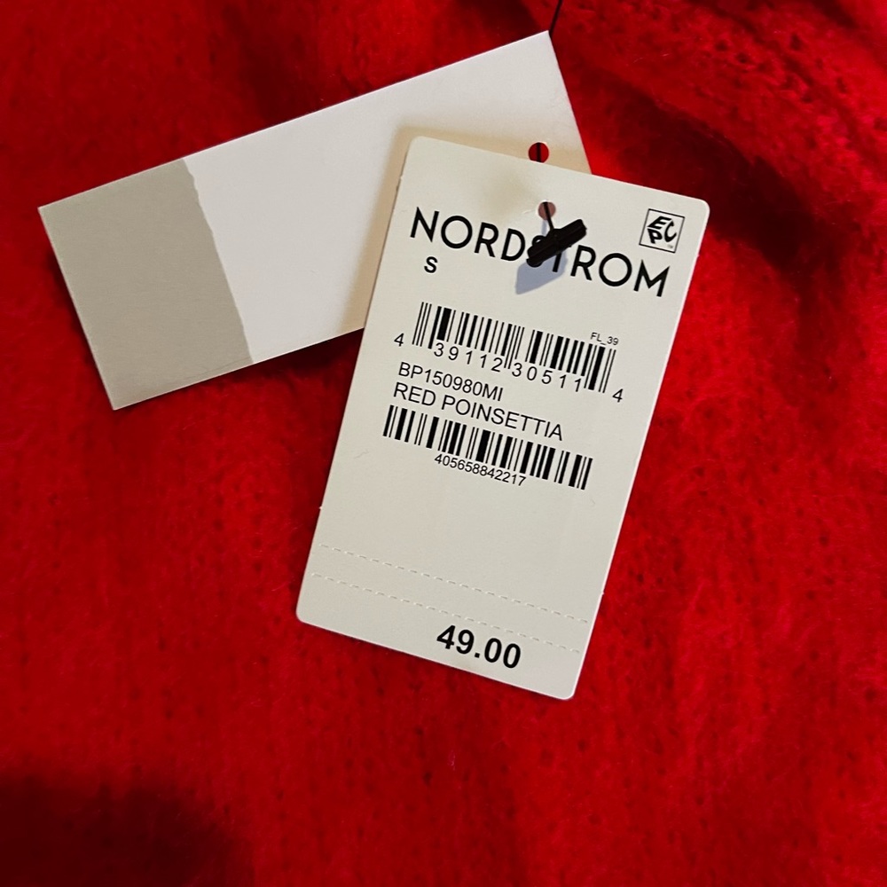 Red sweater - Picture 3 of 3